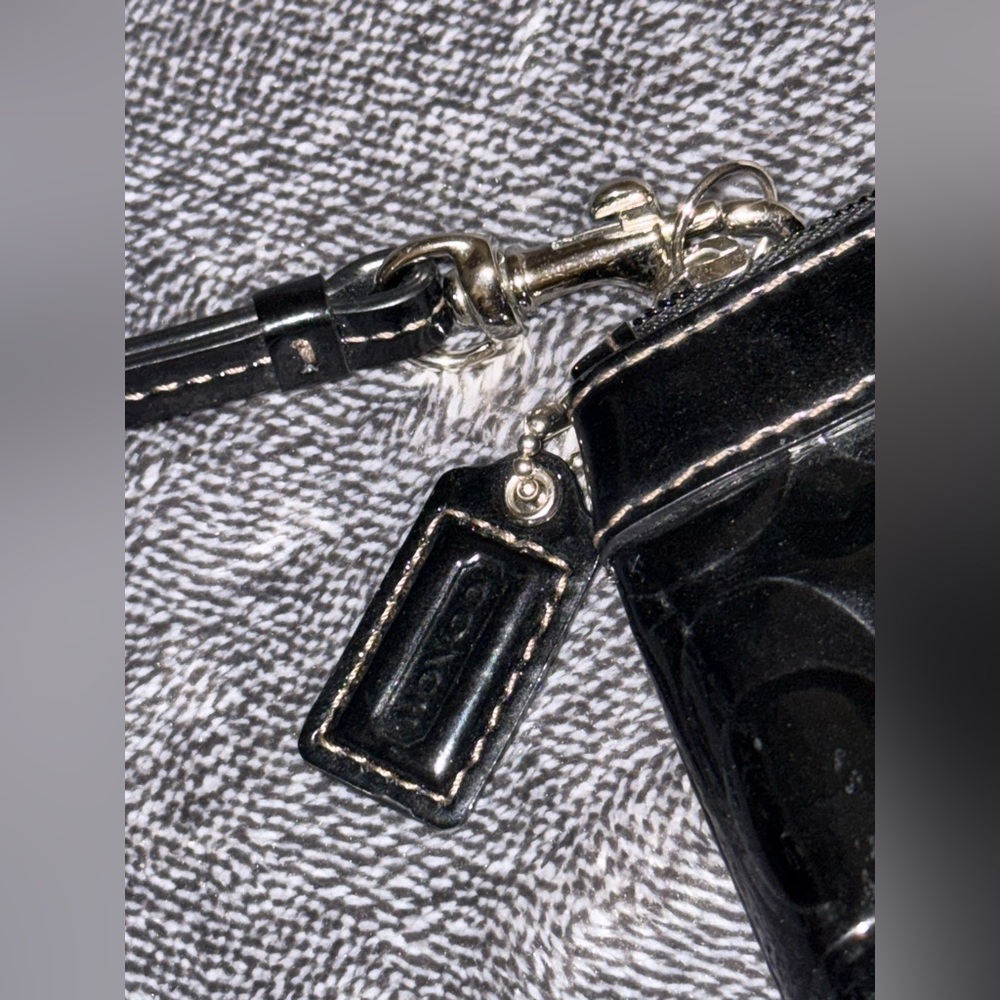 Coach Black Patent Leather Wristlet - Picture 4 of 7